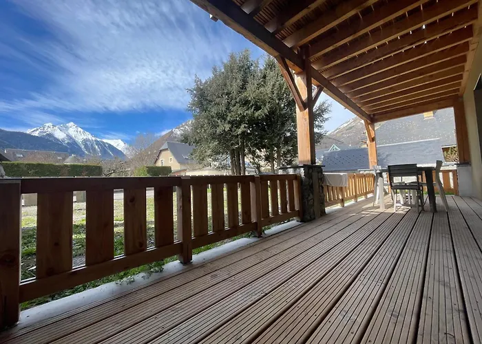 Les Lauzes Apartment *